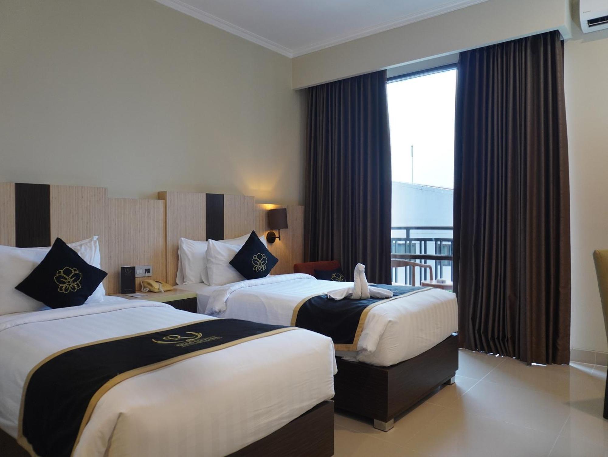 Riss Hotel Malioboro Джокякарта Екстериор снимка