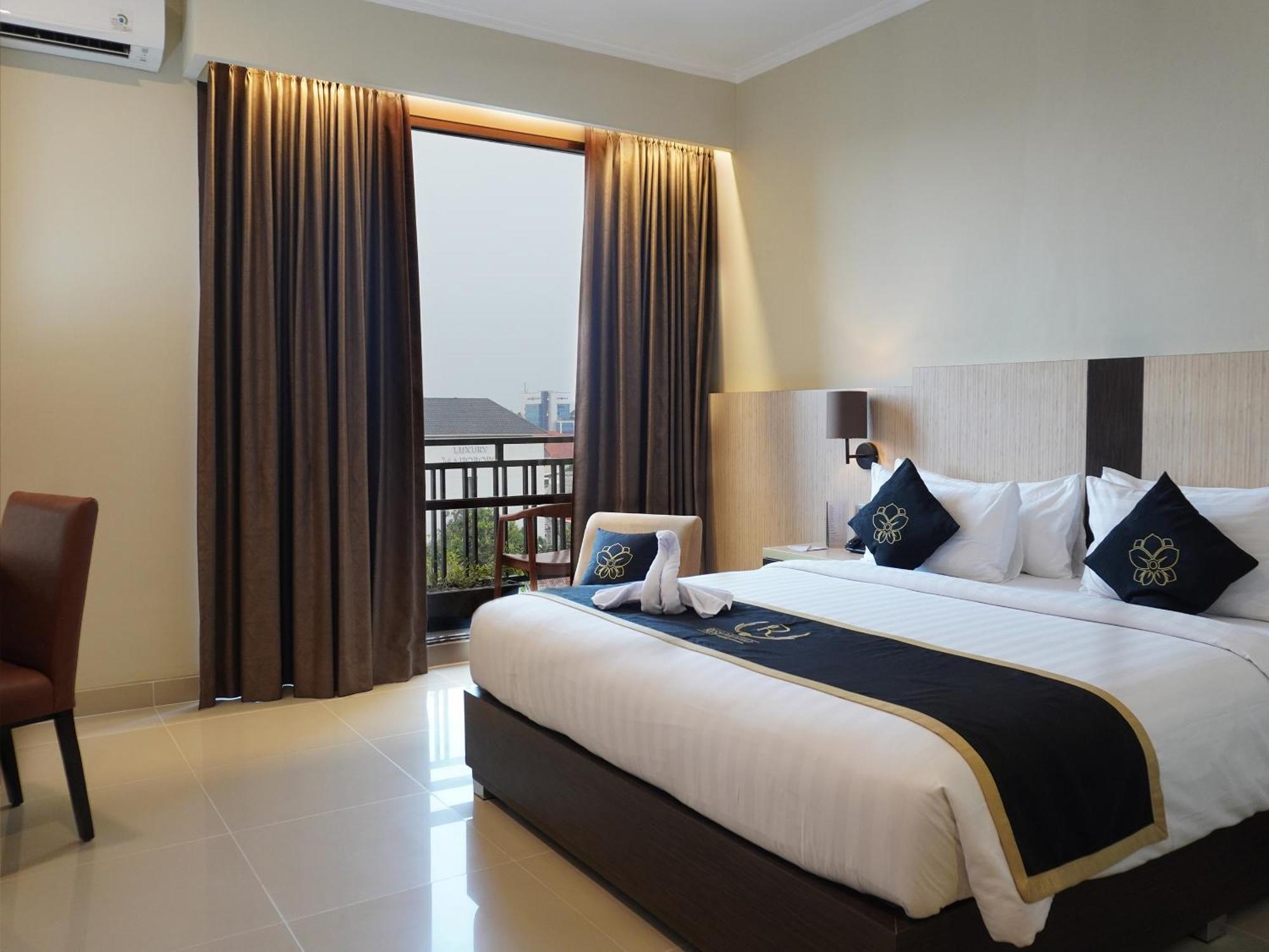Riss Hotel Malioboro Джокякарта Екстериор снимка